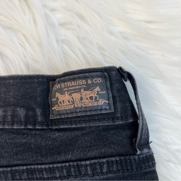 Levi's Perfectly Slimming Bootcut 512 Jeans - Picture 11 of 11